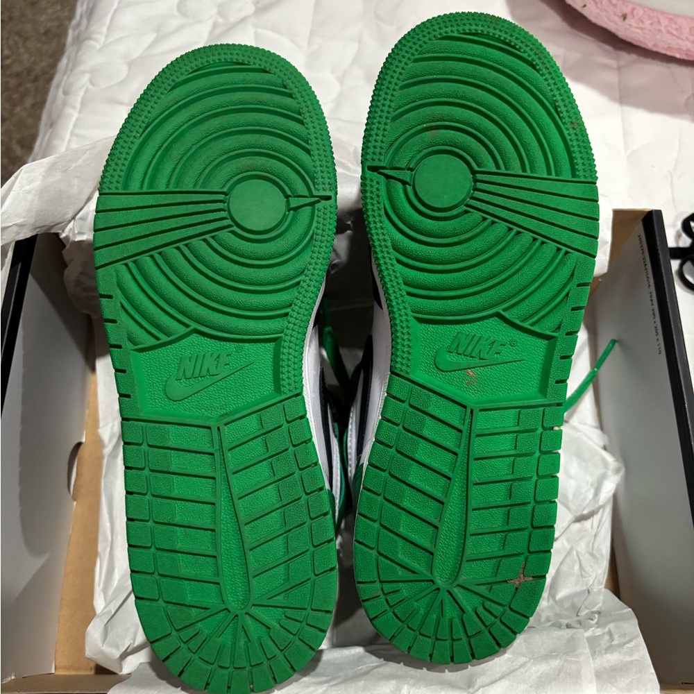 Nike Jordan 1 Lucky green Youth size - Picture 4 of 5